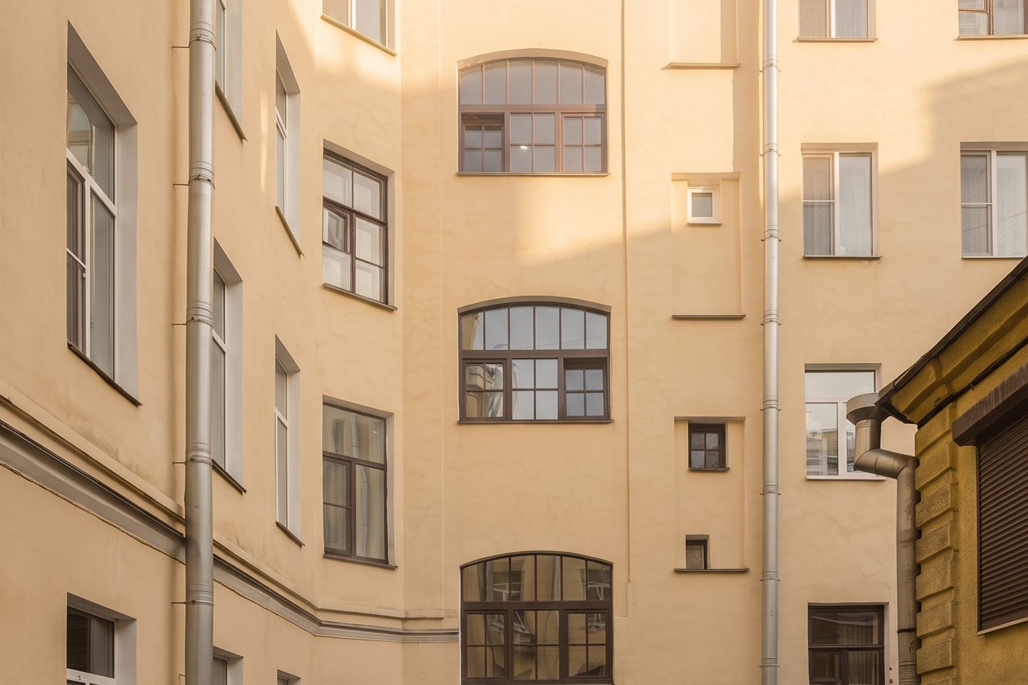 Греческий, 13 — дворовый корпус