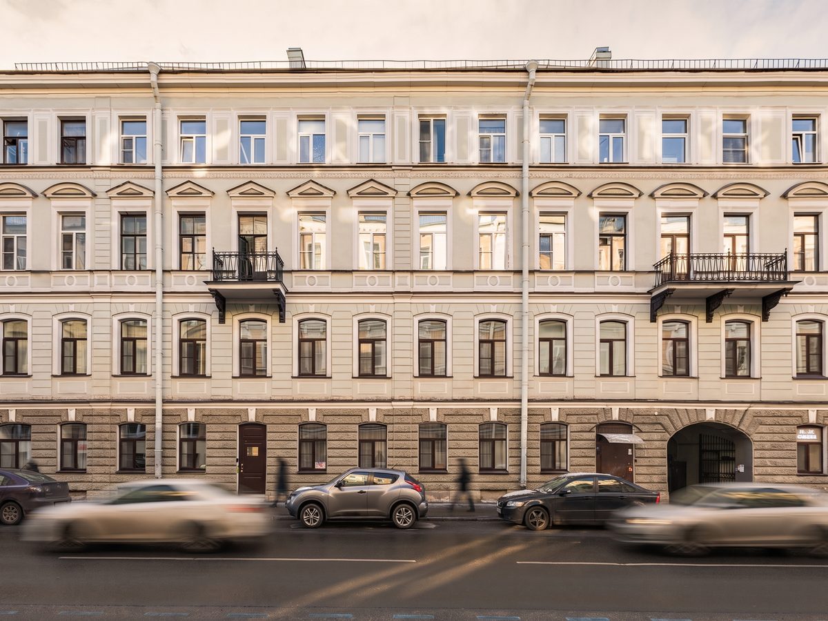 Греческий, 13 — фасад