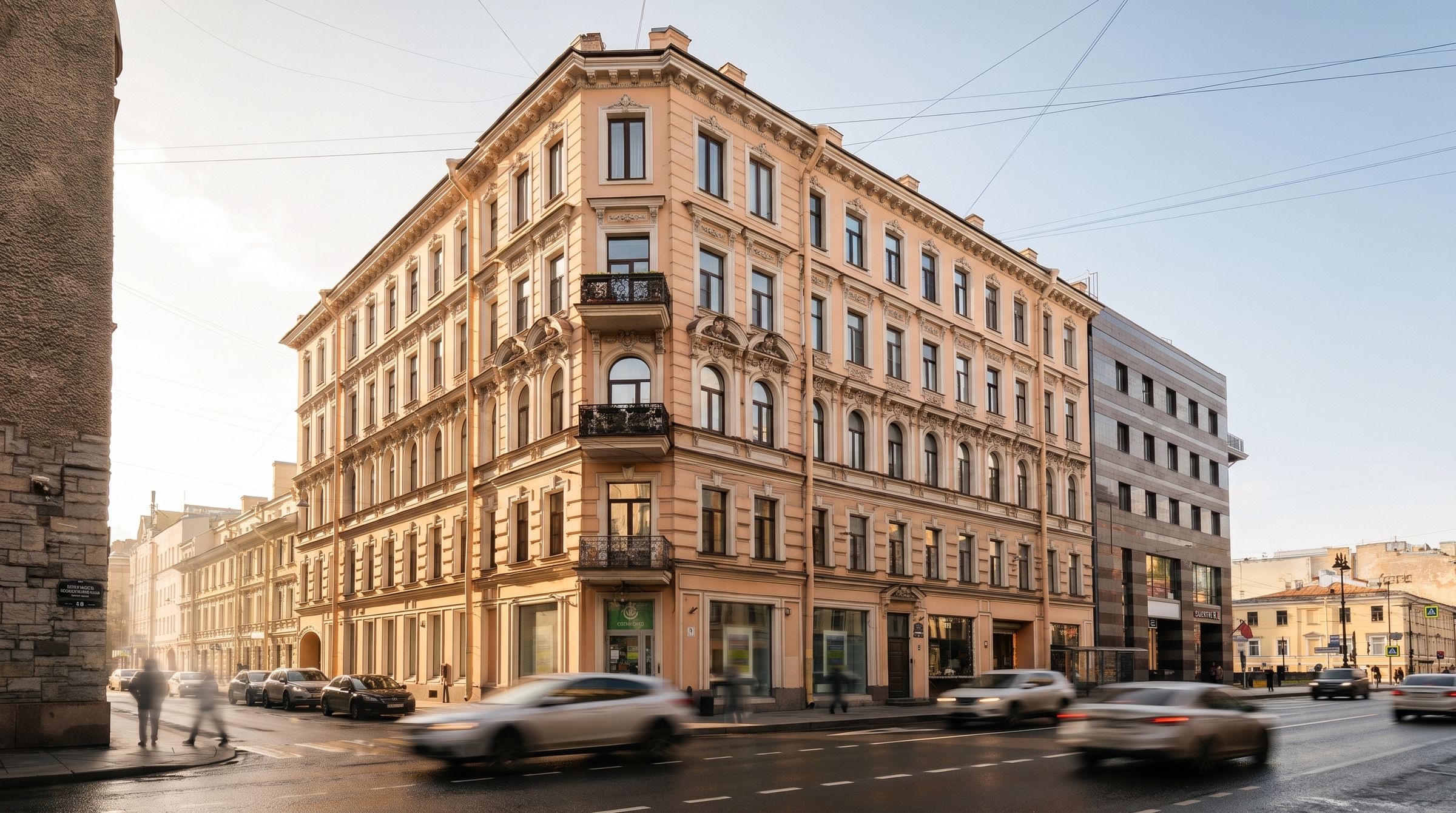 Большой проспект П.С., 46/1 — фасад дома на закате