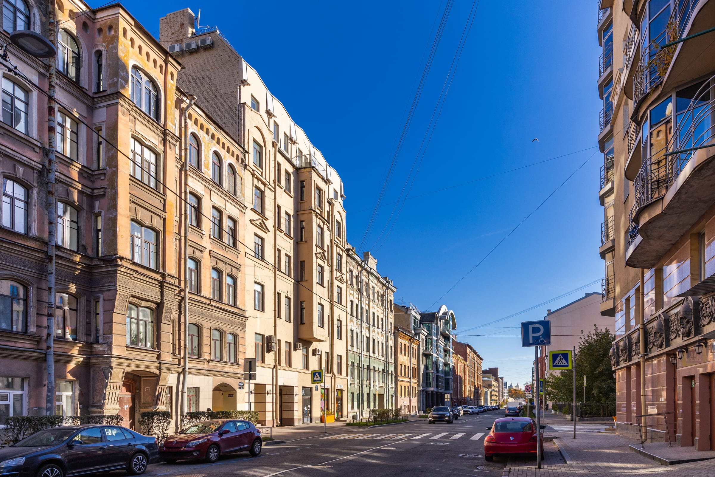 Невский, 131 — улица у дома